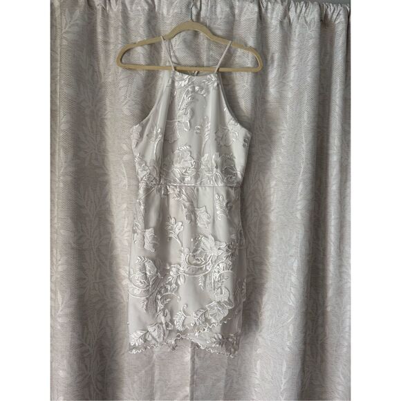 In the Moment White Embroidered Dress M LULU - Picture 4 of 8